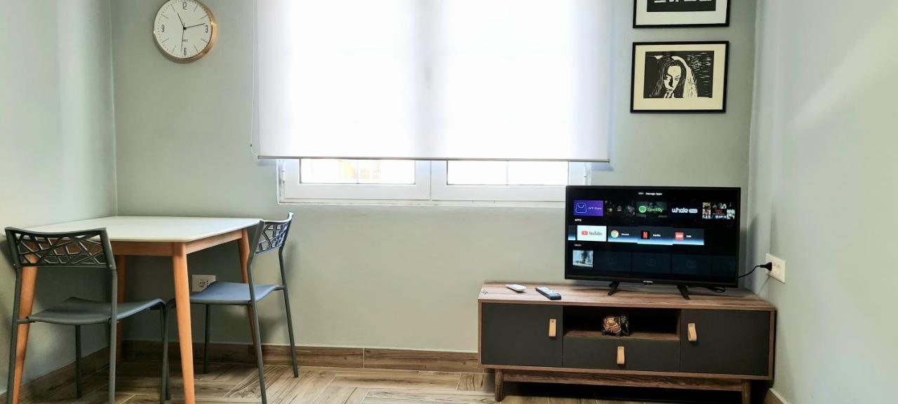 Apartmán 2V1 - 21 Dhjetori Tirana Exteriér fotografie