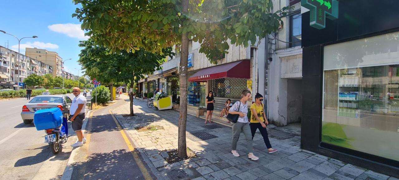 Apartmán 2V1 - 21 Dhjetori Tirana Exteriér fotografie
